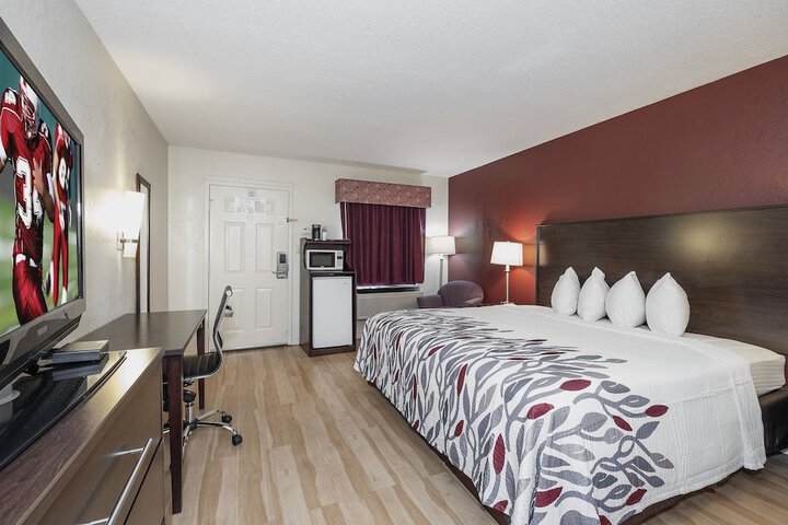 Red Roof Inn & Suites Rome