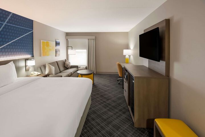 Room 40 of 48