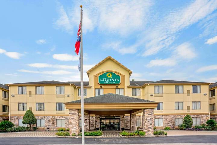 Hotel 2 of 49