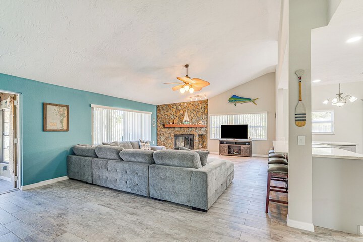 Riverfront Home With Private Dock Fire Pit!