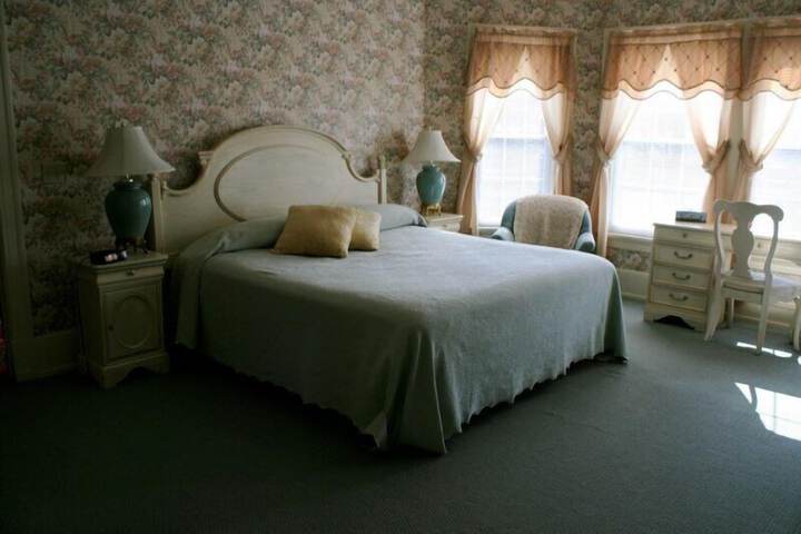 Room 18 of 42