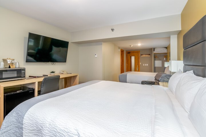 Room 8 of 65