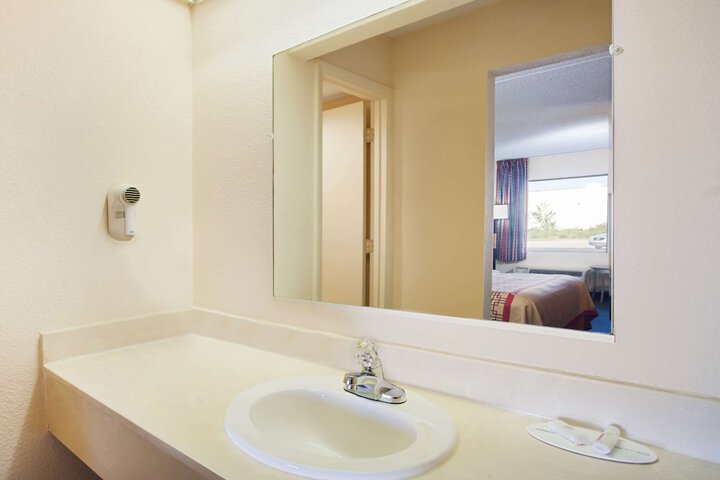 Room 14 of 15