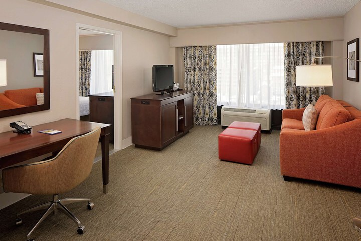 Room 21 of 38