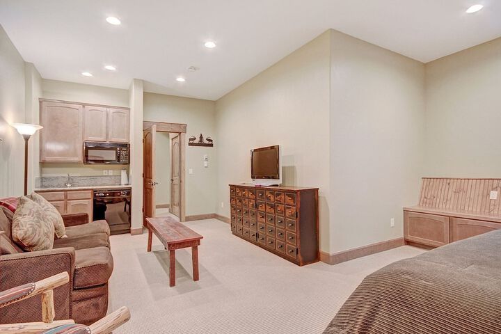 Room 22 of 31