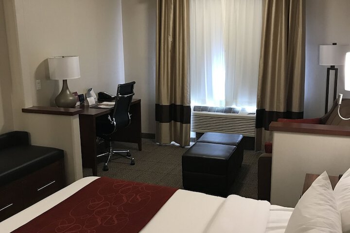 Comfort Suites Near Six Flags Magic Mountain