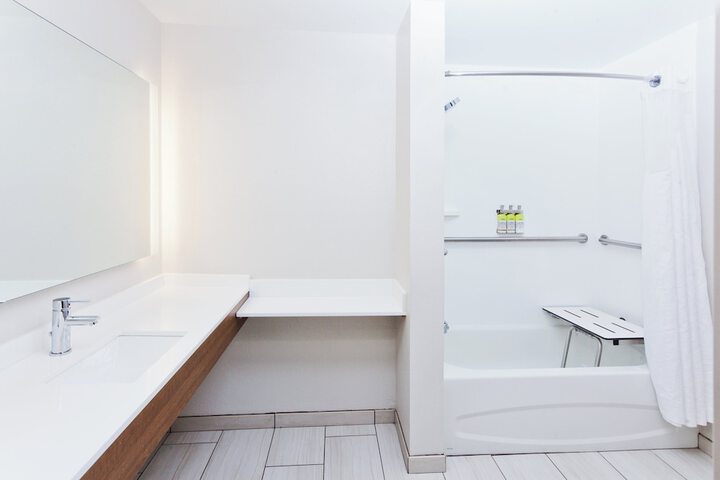Holiday Inn Express & Suites Rome-East by IHG