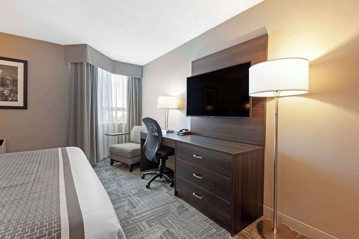 Room 11 of 36