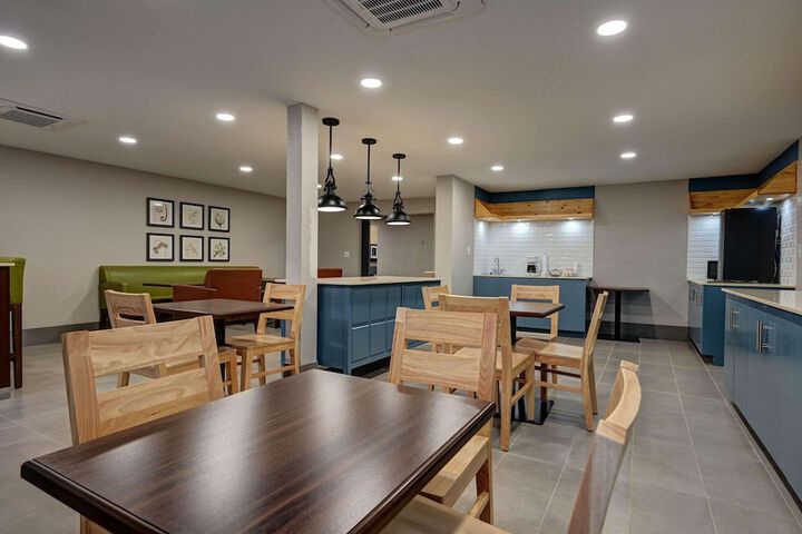 Country Inn & Suites by Radisson Pierre, SD