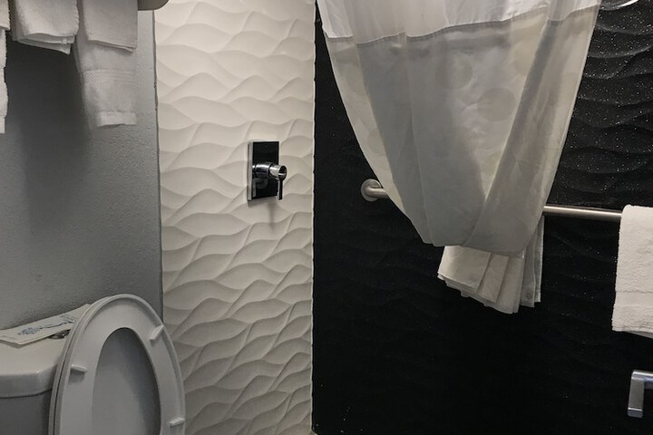 Room 66 of 110