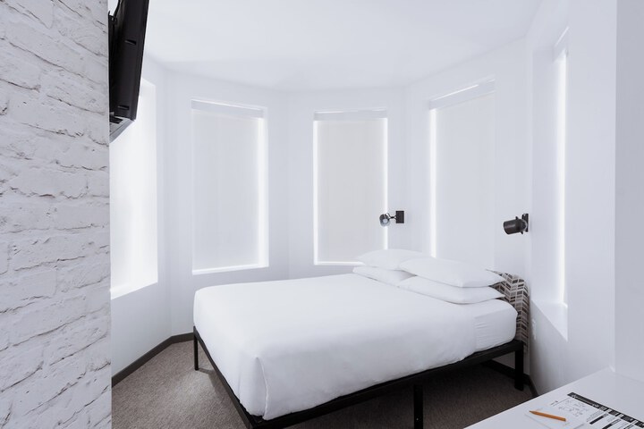 Room 36 of 111