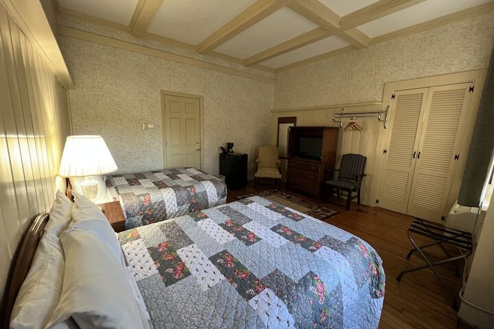 Room 20 of 28
