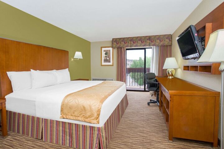 Room 15 of 22