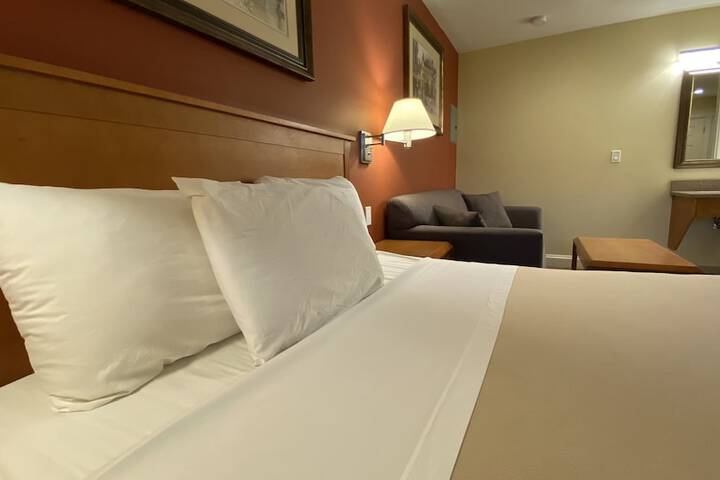 Sahara Courtyard Inn