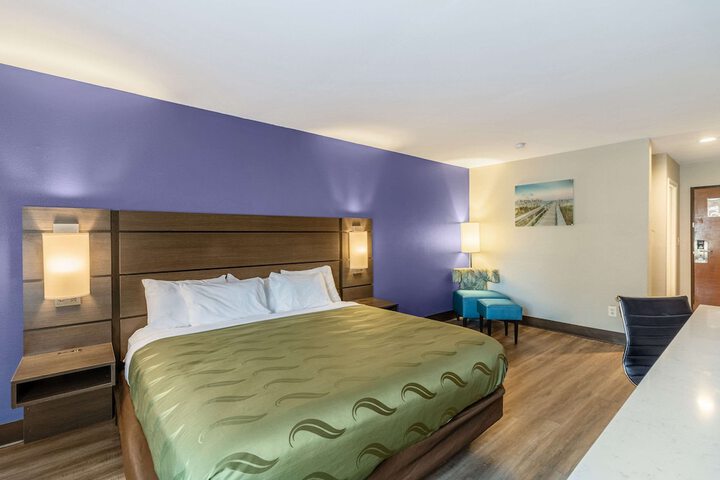 Room 21 of 33