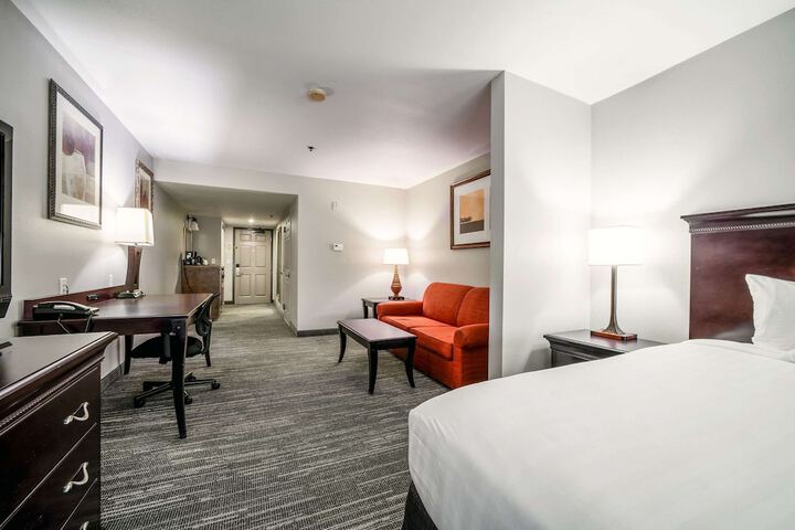 Room 26 of 104