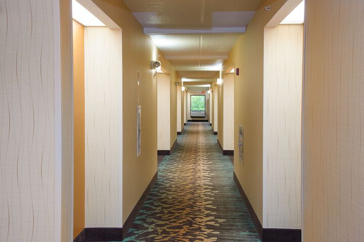 Ballroom/Hall 79 of 91