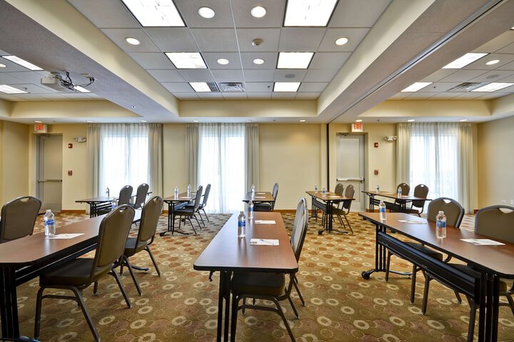 Hyatt Place Chicago / Naperville/Warrenville