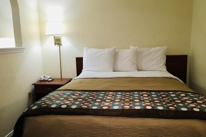 Room 13 of 14