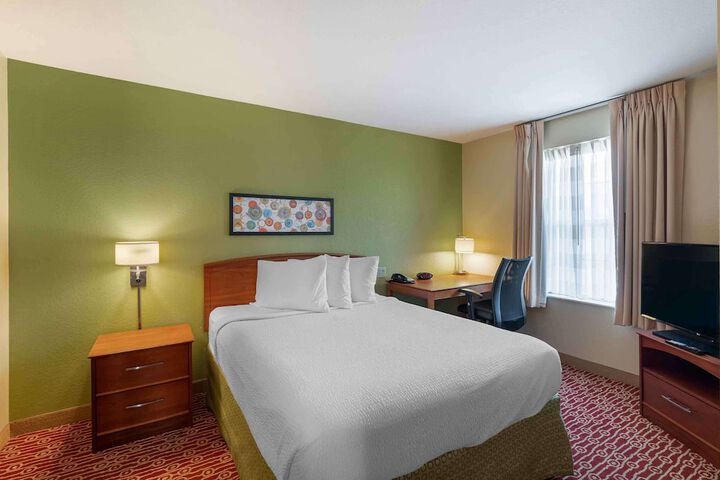 Room 16 of 33