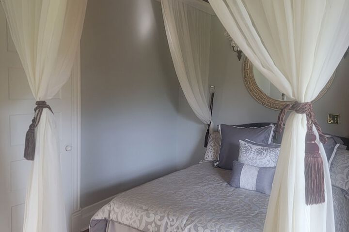 Room 15 of 28