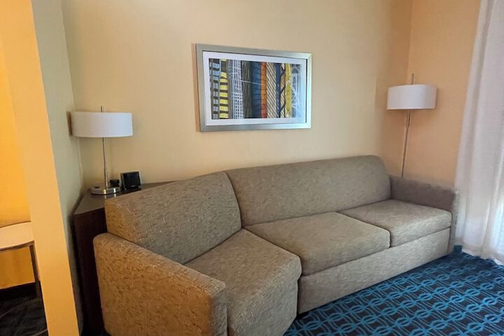 Room 25 of 37