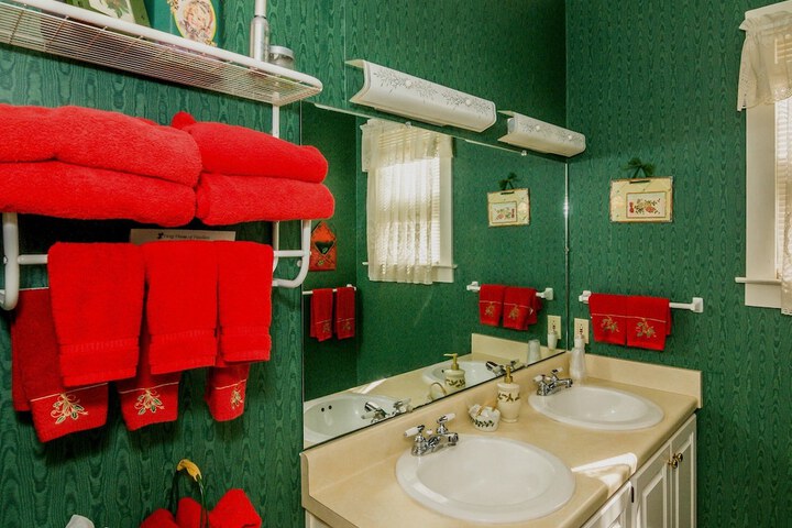 Room 24 of 31