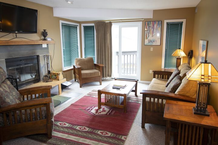 1br Ski-in Ski-out With King Bed- Okemo Mtn Lodge 1 Bedroom Condo by RedAwning