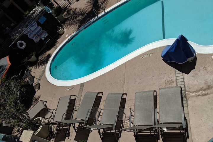 Pool 4 of 18