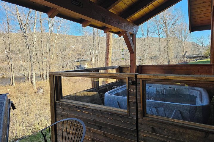Methow River Lodge & Cabins