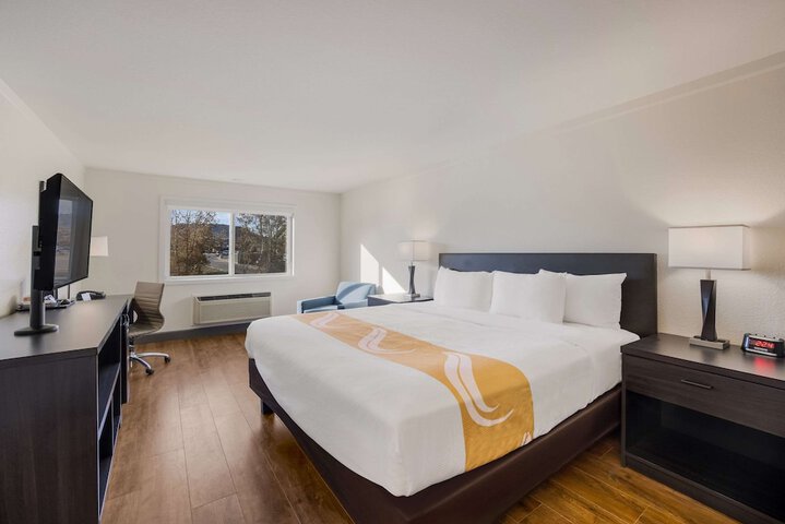 Room 15 of 36