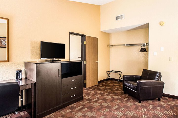 Room 28 of 36