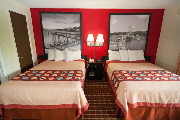 Room 11 of 27