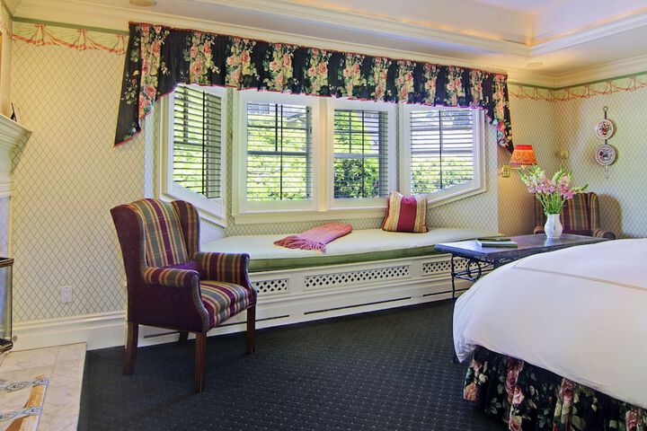 Room 42 of 71