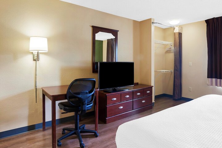 Room 20 of 32