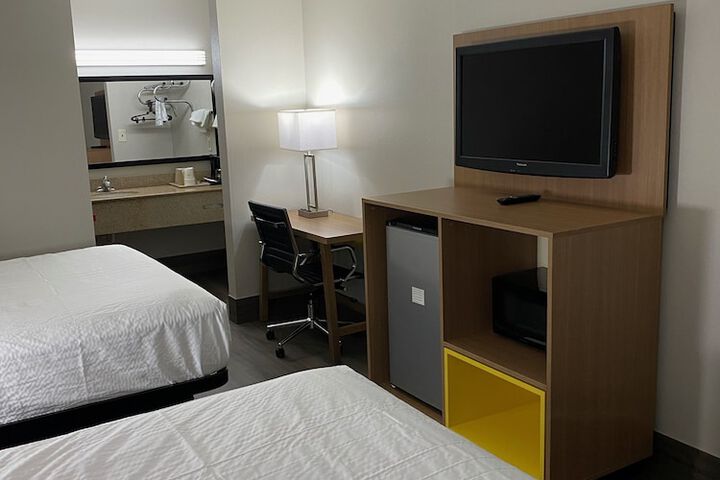 Room 21 of 35