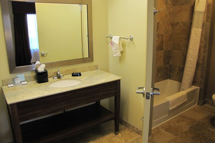 Hampton Inn & Suites Jamestown ND