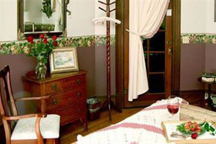 Albert Shafsky House Bed and Breakfast