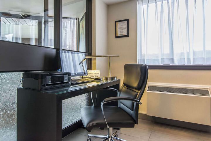 Business Center 45 of 45