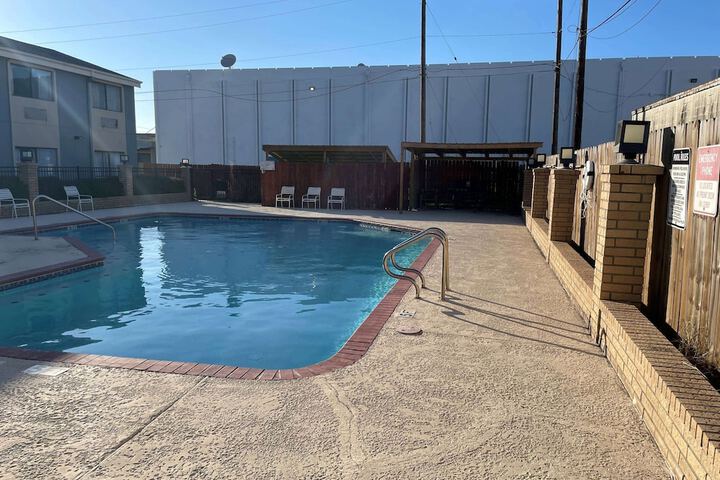 Pool 5 of 32