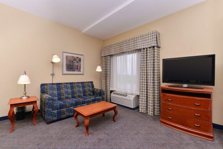 Room 16 of 46