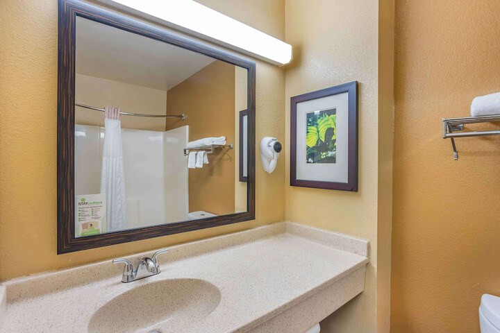 Room 11 of 26