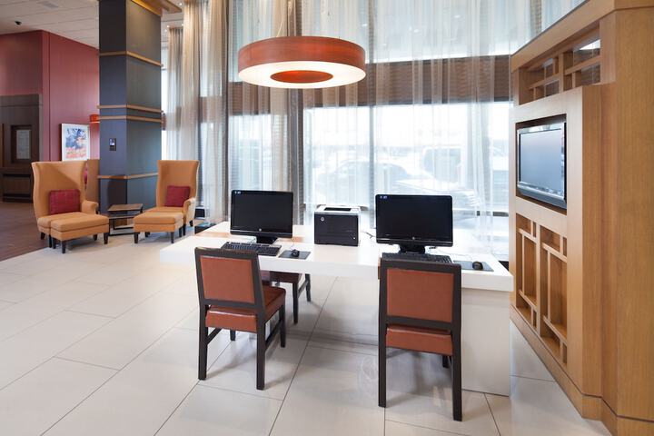 Business Center 52 of 54