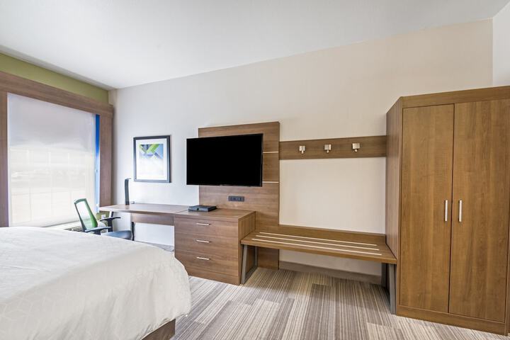 Room 15 of 40