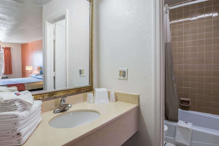 Motel 6 Portsmouth VA