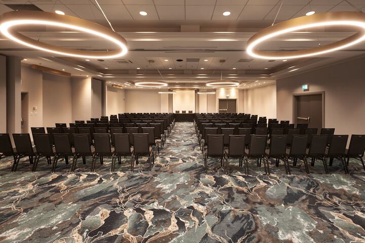 Ballroom/Hall 130 of 134