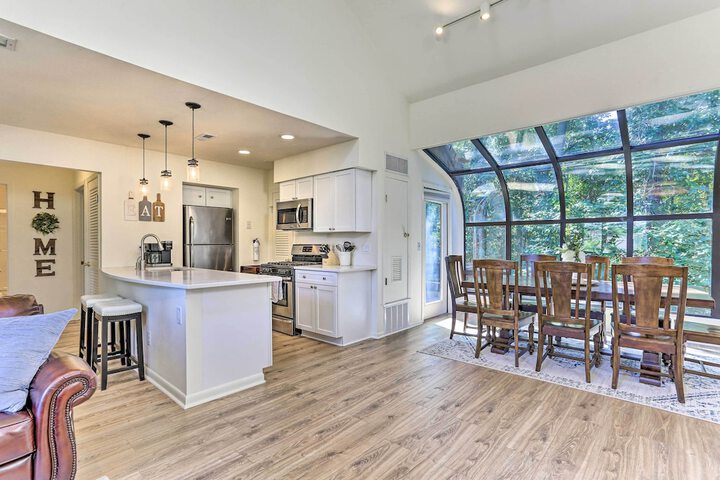 Gorgeous Vernon Township Condo w / Balcony!