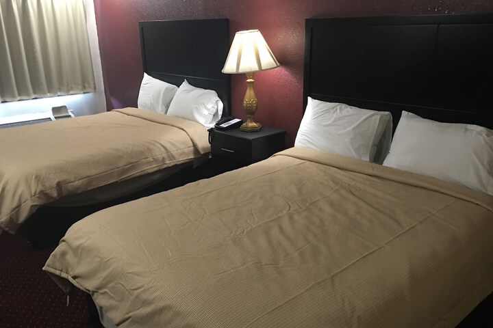 Super 9 Motel