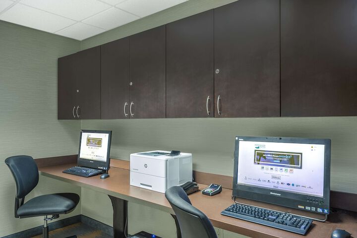 Business Center 72 of 79
