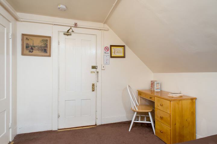 Room 29 of 30
